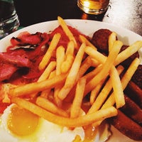 Photo taken at Kinsale Tavern by Mø M. on 10/26/2014