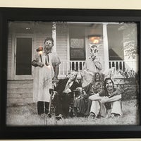 Texas Chainsaw Massacre House (Grand Central Cafe) - Café in Kingsland