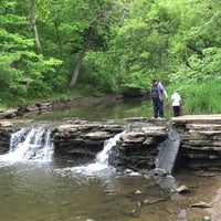 waterfall glen forest preserve hiking chicago