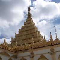 Photo taken at မဟာမုနိဘုရားကြီး Maha Myat Muni Buddha Image by Rahmad D. on 10/30/2013