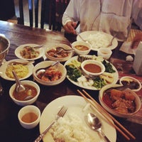 Photo taken at Feel Myanmar Food by Rathtavit L. on 6/26/2013