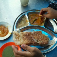 Photo taken at Restoran Sri Brinchang by lekuq a. on 9/4/2011