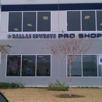 dallas cowboy store in parkdale mall