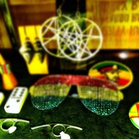 Photo taken at Miss Lily&amp;#39;s &amp;amp; Melvin&amp;#39;s Juice Box by Nuy C. on 9/7/2012