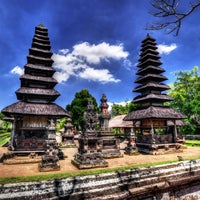 Photo taken at Pura Taman Ayun by VacazionaViajes on 9/4/2012