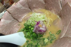 フレンチシェフのラーメンくろす