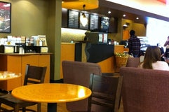 Starbucks Coffee TSUTAYA 鳥栖店