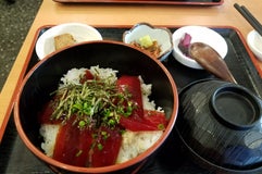 まぐろ食堂 七兵衛丸