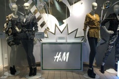 H&M イオンモール春日部店