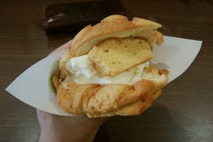 世界で2番目においしい焼きたてメロンパンアイス イオンとなみ店