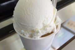 島のアイスクリーム屋トリトン