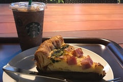 Starbucks Coffee 博多の森店