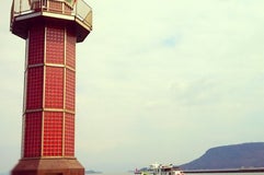 高松港玉藻防波堤灯台 (せとしるべ・赤灯台)