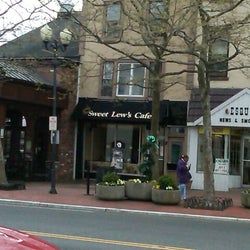 Sweet Lew's Cafe