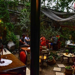 Velvet Cafe, Balat