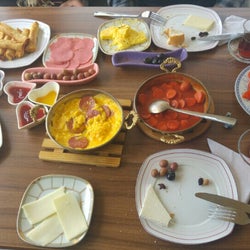 Mucizeler Konağı