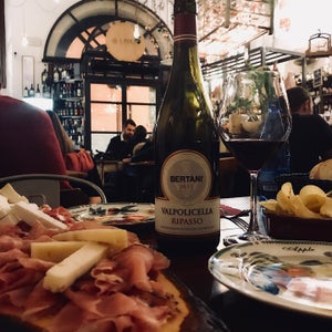 Risultati immagini per La Tradision Wine Bar