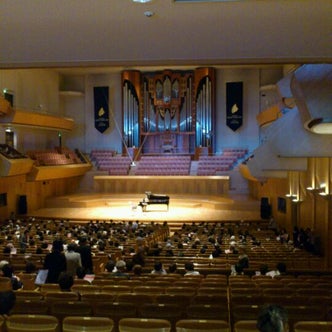 神奈川県のコンサートホール こころから
