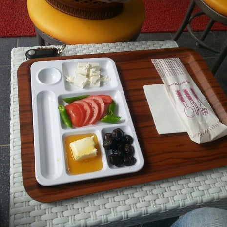 samsun meşe tesislerinde kahvaltida