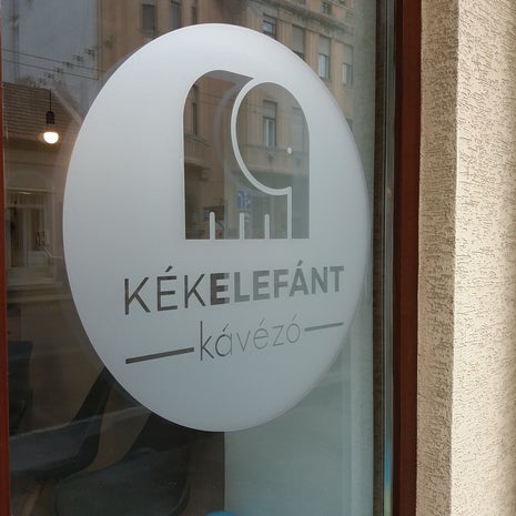 Kék Elefánt Kávézó