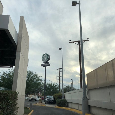 Starbucks Plaza Valle