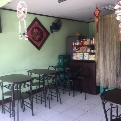 J Spize Cafe & Tapsihan