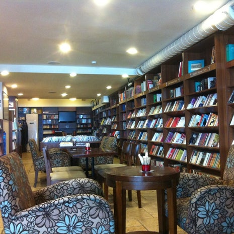 Arma Cafe & Bookstore