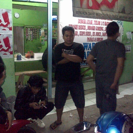 Warkop sabar menanti