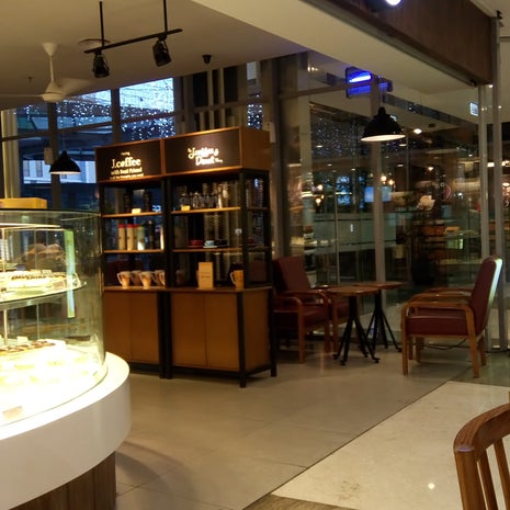 J.CO Donuts & Coffee