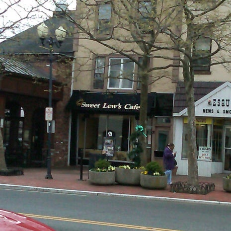 Sweet Lew's Cafe