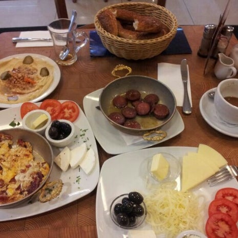 Alsancak Simit Sarayı