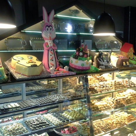 Ayze Cafe & Restaurant