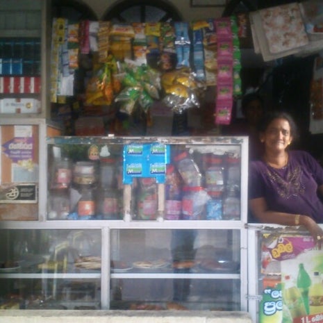 kanthi akka snake bar