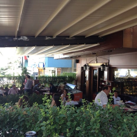 Funda Cafe & Patisserie