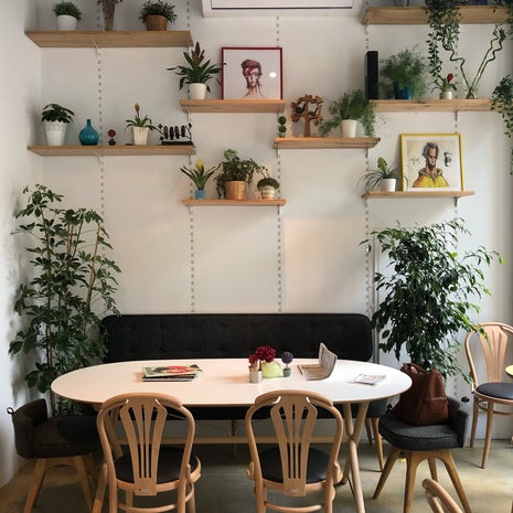 Tiyop Cafe & Showroom