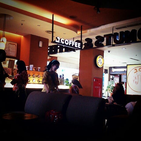 J.Co Donuts & Coffee