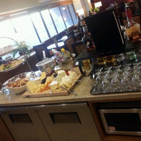 Hilton Financial District Executive Lounge