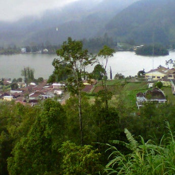 Warung Wisata Jalan Tembus