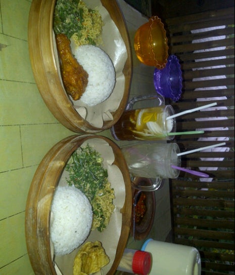 Lesehan bukit indah sedeng
