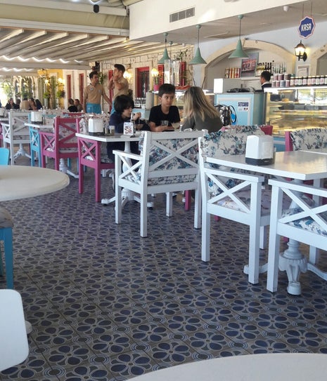 Alaçatı Muhallebicisi