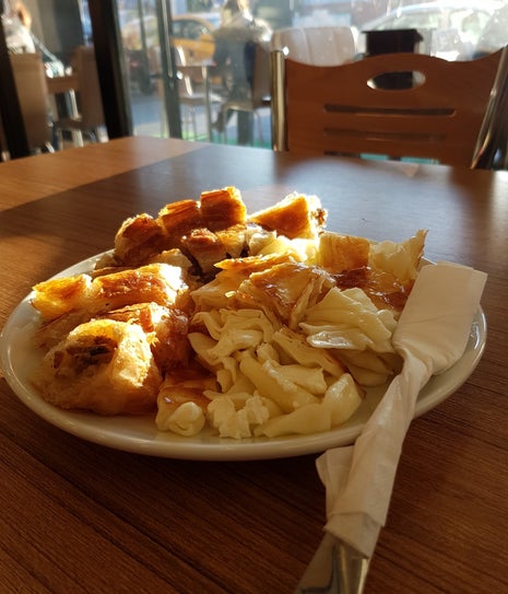 Altınbaşak Sarıyer Börekçiai