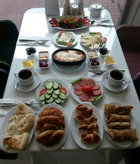 poyraz yemek salonu
