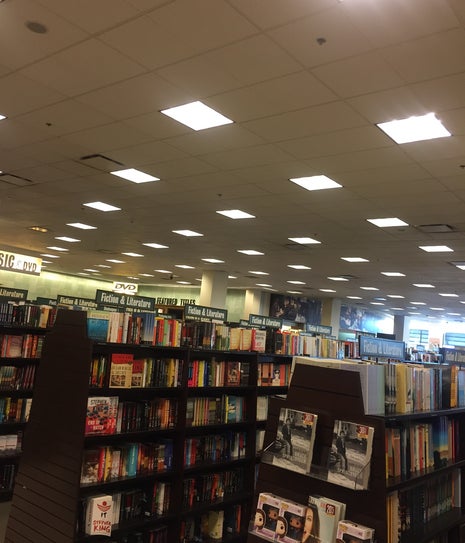 Barnes and Noble Café