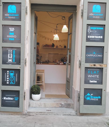 Kék Elefánt Kávézó