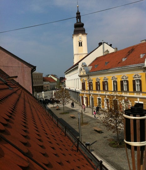 CASA LATINA coffee and tea house