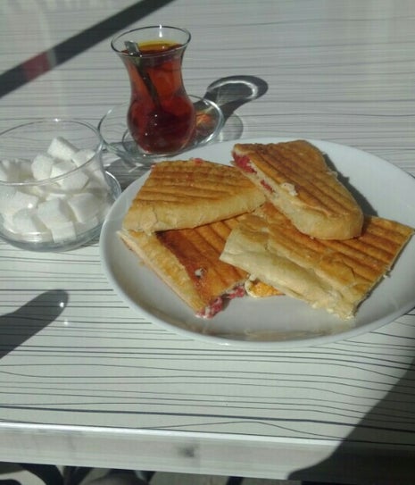 EFE KAHVALTI SALONU