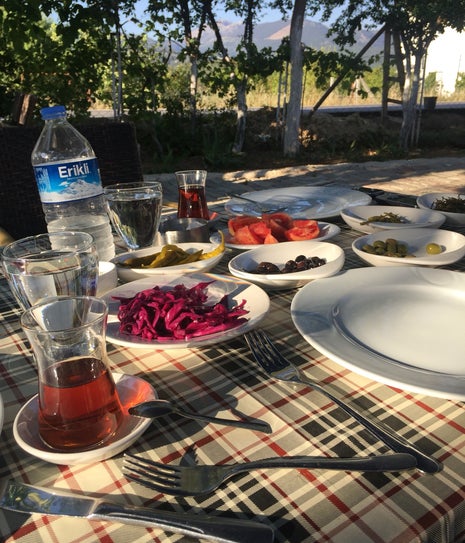 Kiraz Bahçe Kahvaltı Salonu