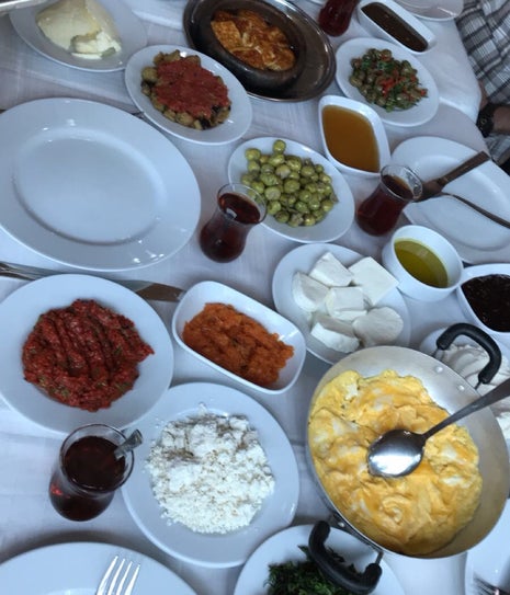 Yağmur Restaurant Köy Kahvaltısı