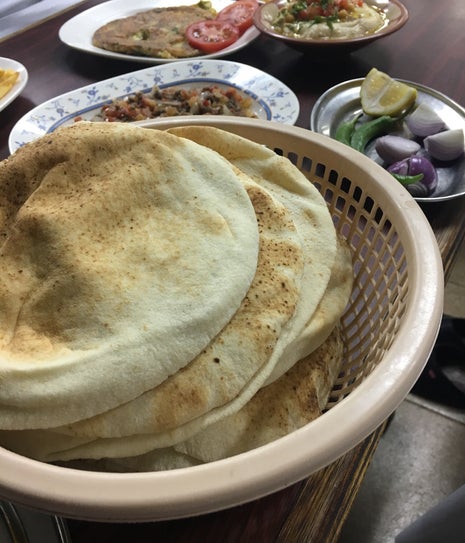 مطعم السعادة
