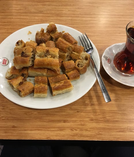 Göçmen Börekçisi Halkevi-Shell